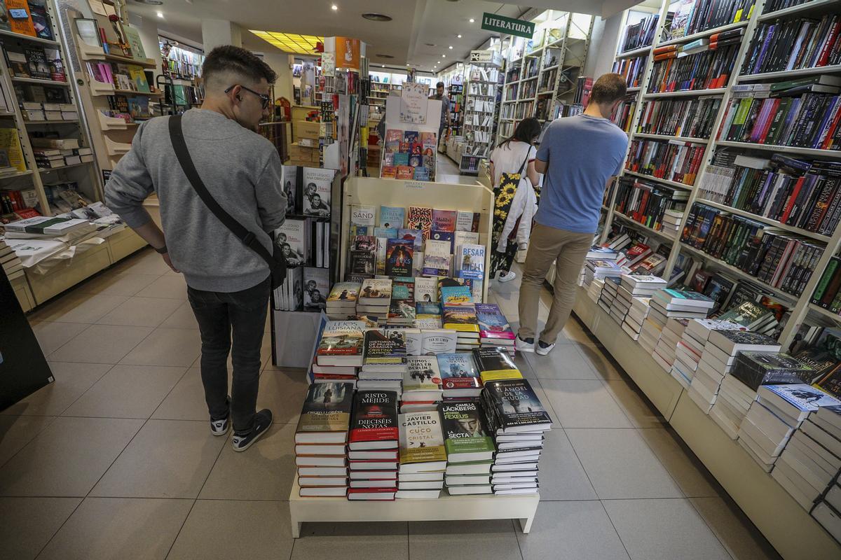 La librería Ali i Truc de Elche tiene más de nueve lustros