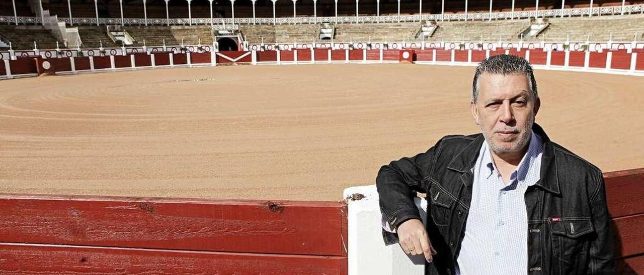 Ángel Junquera, ayer, en el callejón de la plaza de toros de El Bibio.