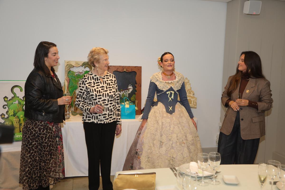 Galería: Las reinas de las fiestas de Castellón se reúnen en su tradicional merienda