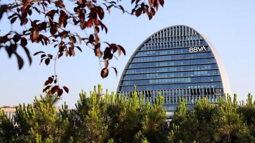 El BBVA prevé que la economía española se contraiga un 8% en 2020