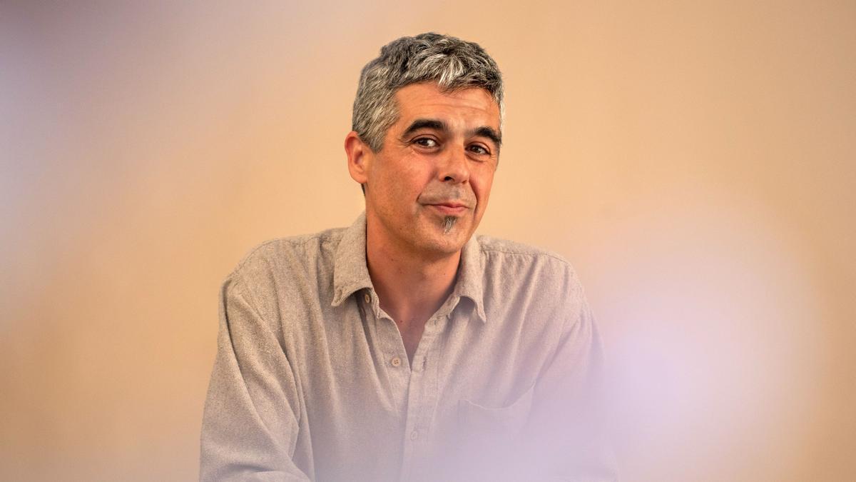 Oriol Cors presentarà el seu primer elapé, ‘Va caure un llamp’, a Sant Cugat Oriol Cors presentarà el seu primer elapé, ‘Va caure un llamp’, a Sant Cugat