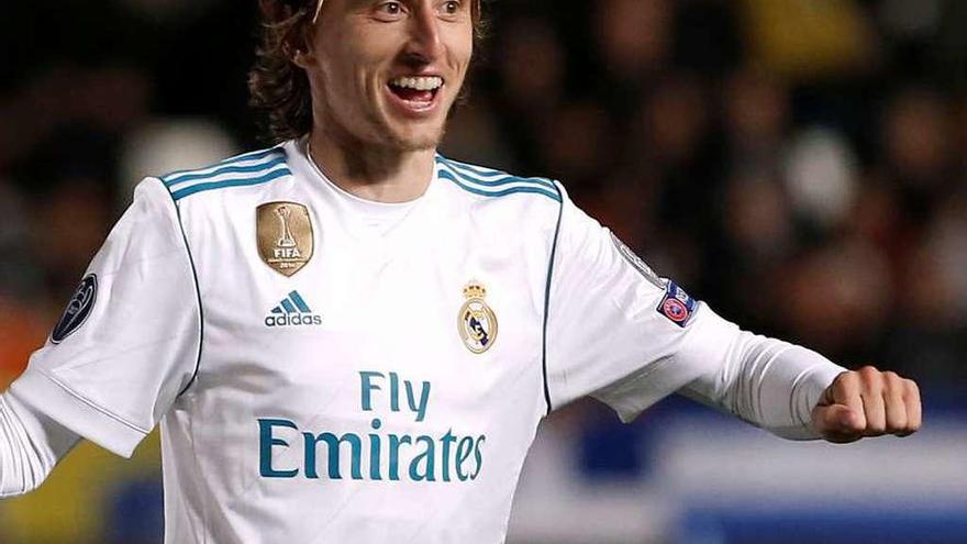 Luka Modric celebra un gol con la camsieta del Madrid.