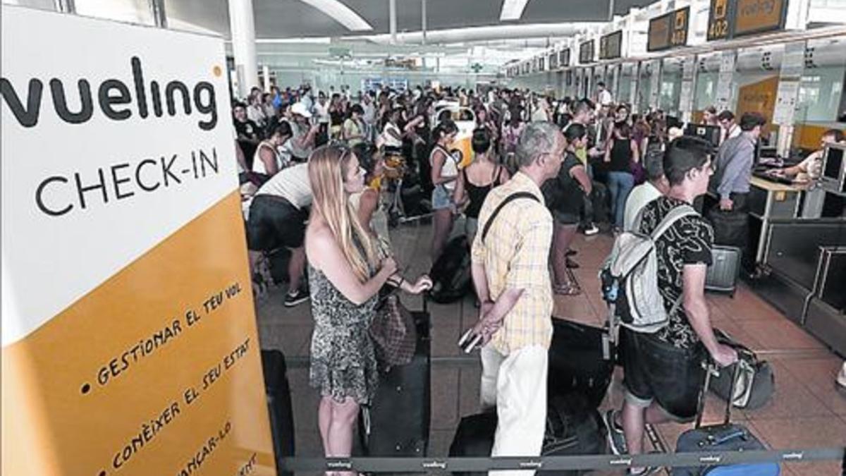 Los mostradores de Vueling de El Prat el 4 de julio.