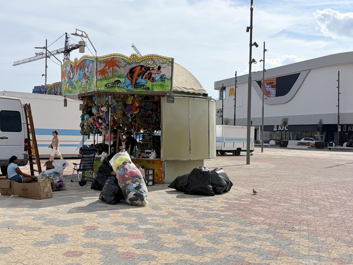 Los "patitos" de la feria ya instalados junto al centro de ocio Paseo del Mar