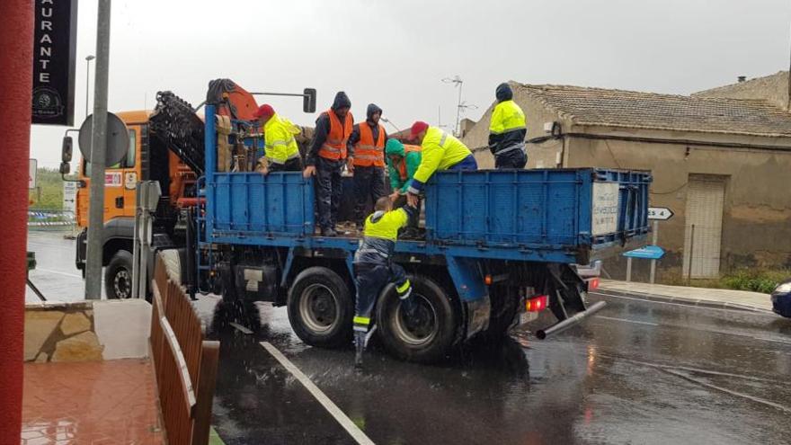 Imágenes de los efectos de las inundaciones y la rotura del río en Almoradí, hace ahora un año