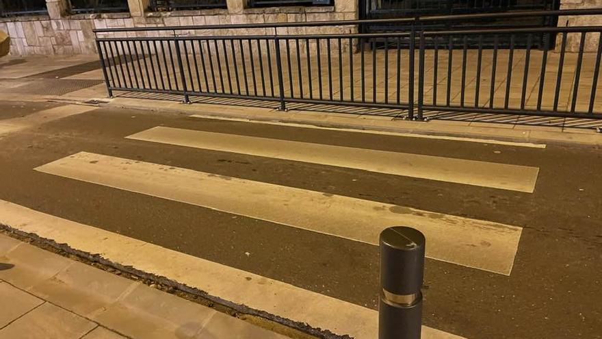 El insólito paso de peatones a ninguna parte en Zamora