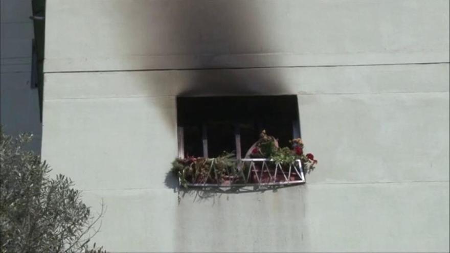 Mor una persona després de llençar-se al buit fugint d'un incendi a Santa Coloma