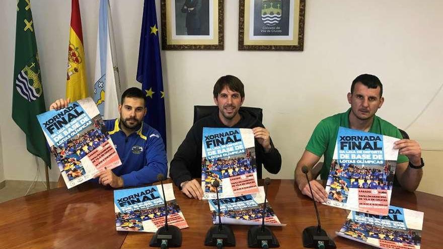 Rubén Méndez, Diego Pallares y Ramón García, ayer, en la presentación de la final liguera de lucha.