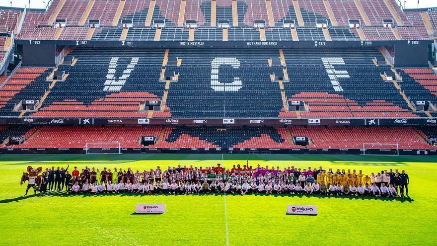 El Valencia CF Inclusivo celebra su aniversario en Mestalla con un Torneo '10'
