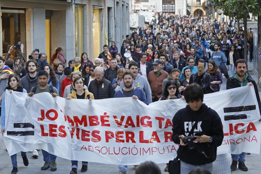 Manifestació en suport al noi encausat pel tall a les vies del tren