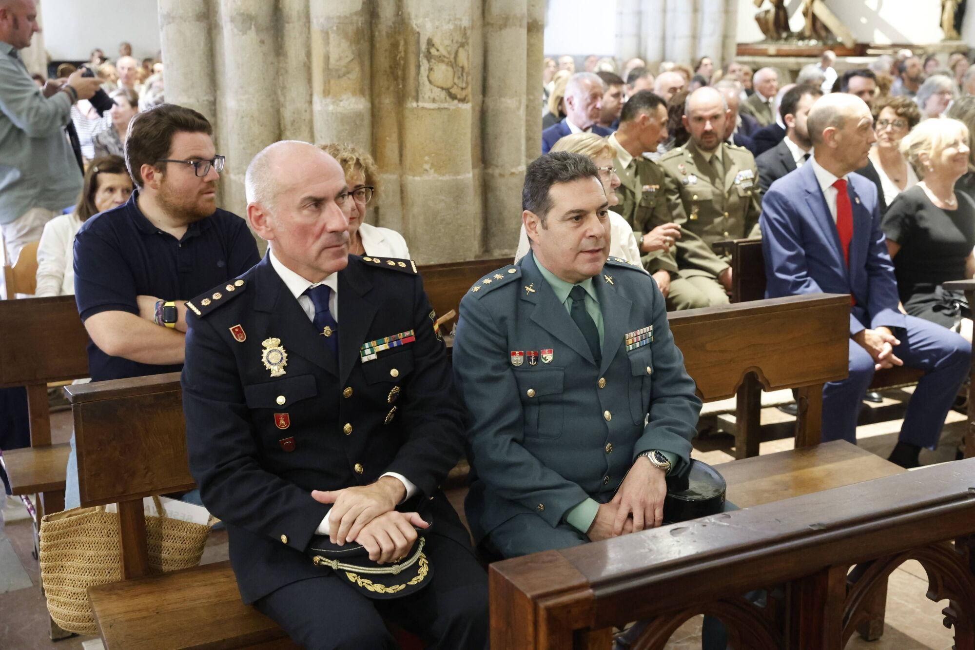 Las imágenes del funeral de Antonio Trevín en la basílica de Llanes.