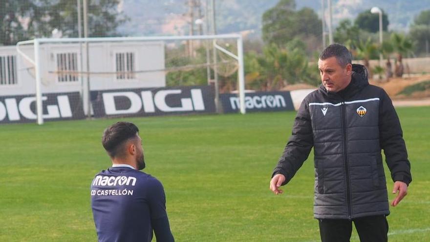 Escobar alerta a los jugadores del Castellón: &quot;El Sabadell es una fiera dormida&quot;