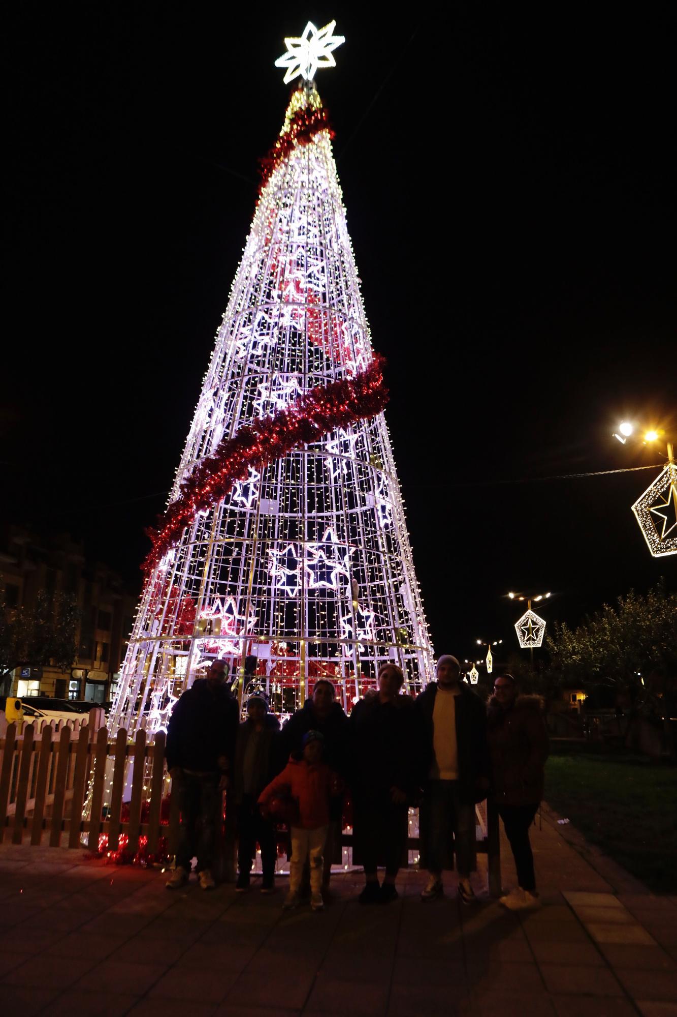 Así fue el encendido del alumbrado navideño en Villaviciosa