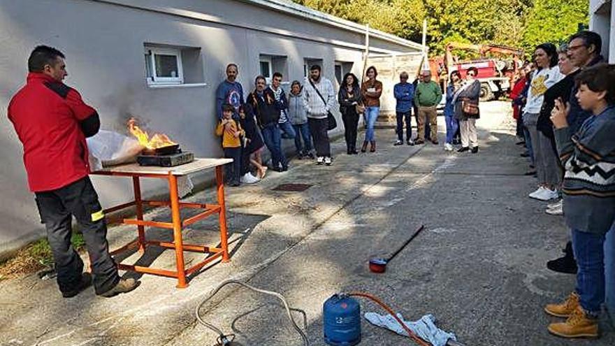 Charla en Cambre sobre incendios