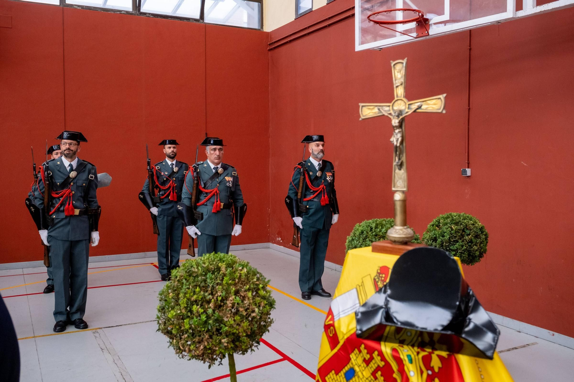 EN IMÁGENES: Así fueron los actos en Oviedo del 179 aniversario de la Guardia Civil