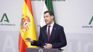 El presidente de la Junta de Andalucía, Juanma Moreno, comparece ante los medios de comunicación para informar de la estructura y composición del nuevo gobierno. A 9 de julio de 2026 en Sevilla (Andalucía, España).
