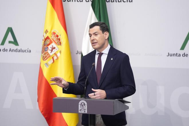 Juanma Moreno suspende la toma de posesión del nuevo Gobierno andaluz por el incendio en Los Gallardos