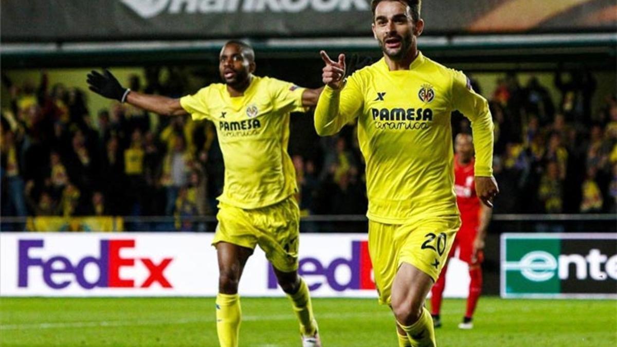 Adrián, celebrando su gol al Liverpool