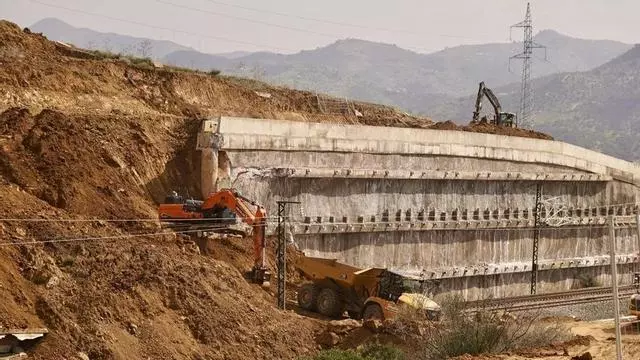 Reparación del AVE entre Málaga y Madrid a la altura de Álora