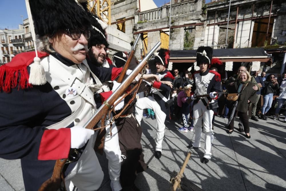 Las tropas napoleónicas campan a sus anchas por el Casco Vello sin saber que el domingo serán expulsados de la ciudad.