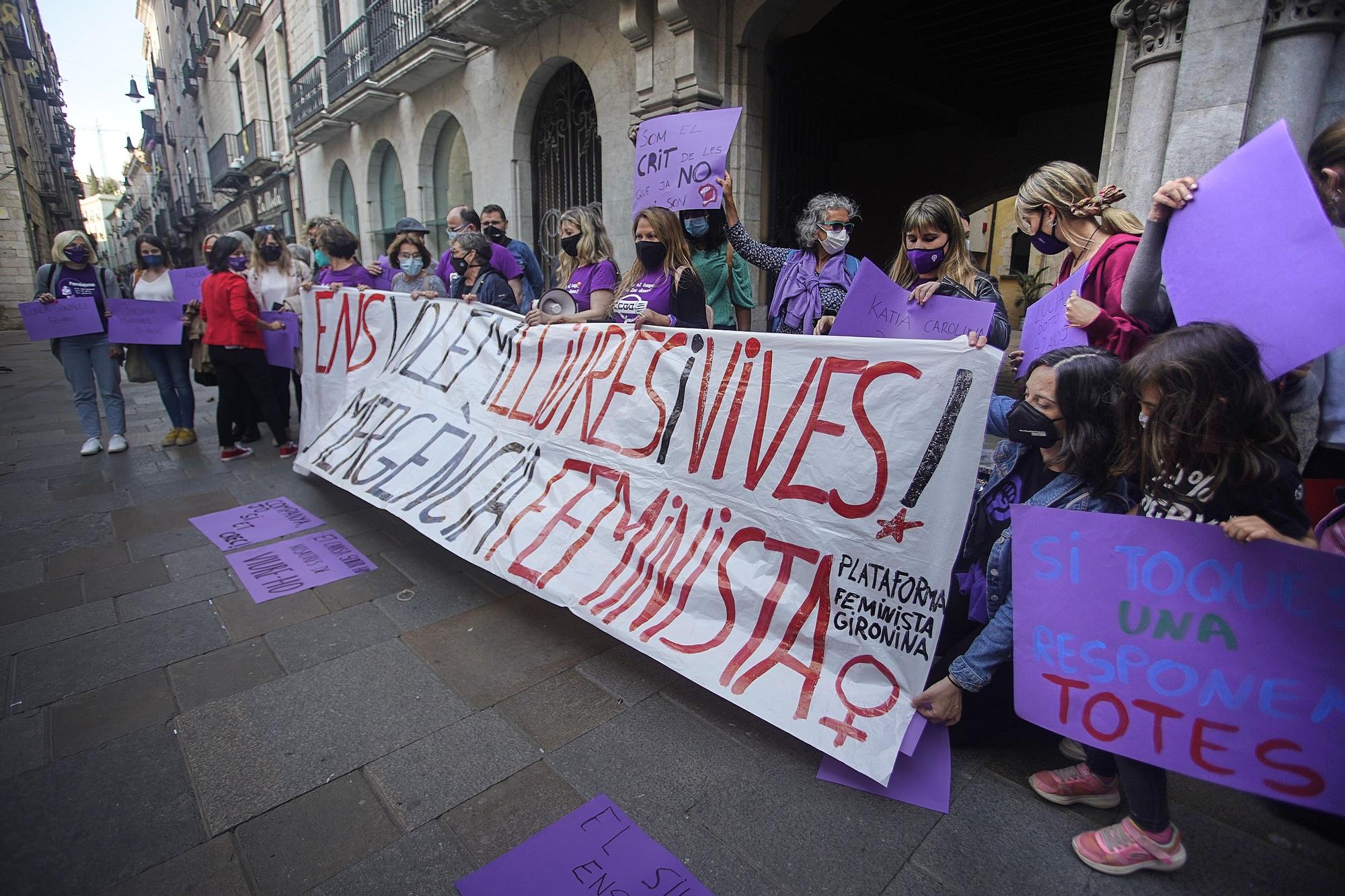 La Plataforma Feminista denuncia els feminicidis