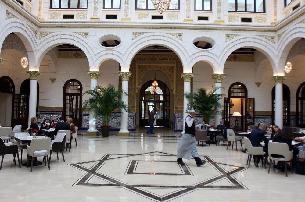 El Gran Hotel Miramar, de cinco estrellas gran lujo, abrió sus puertas al público este pasado domingo, 1 de enero, de manera parcial con un número determinado de habitaciones y servicios que permiten