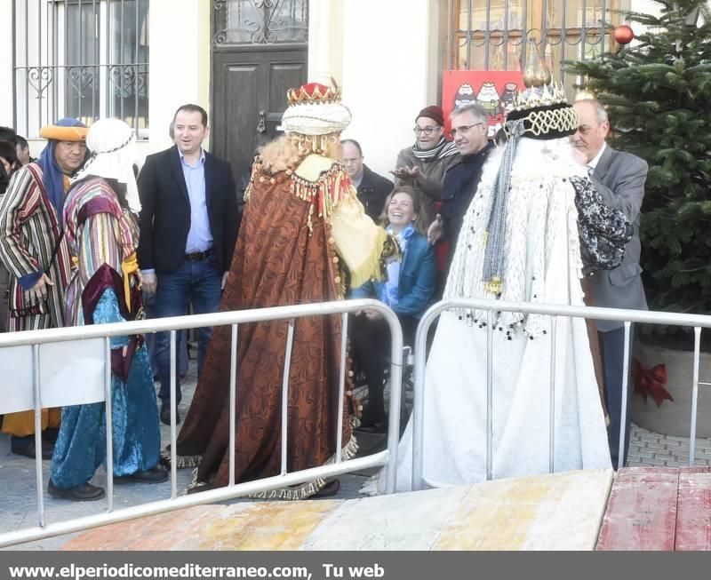 Los Reyes Magos reparten regalos en la provincia