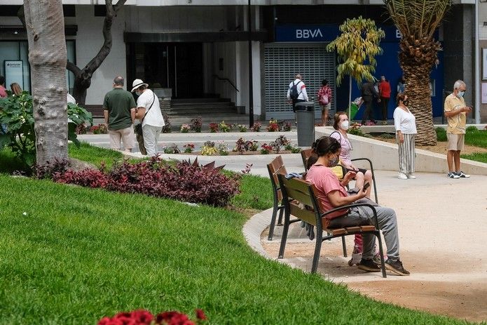 La renovada Plaza de España se llena de visitantes