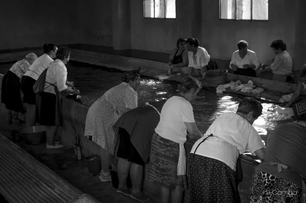 28 mujeres vuelven a los lavaderos de Venialbo.