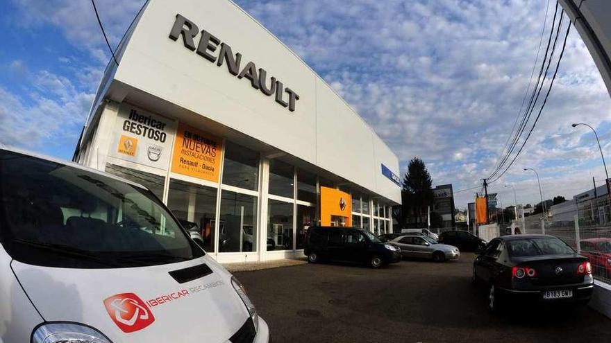 Concesionario de Ibericar Gestoso (Renault-Dacia) en Vilagarcía de Arousa. // Iñaki Abella