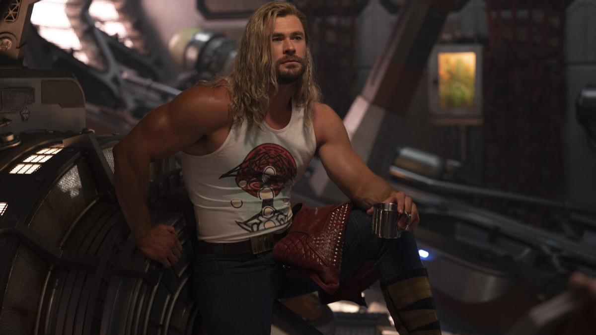 Chris Hemsworth, en un fotograma de 'Thor: Love &amp; Thunder'