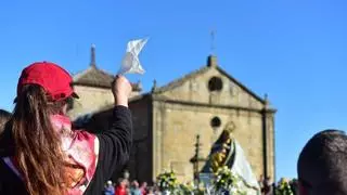 El viento, protagonista inesperado en la romería de la Virgen del Puerto de Plasencia, obliga a recortar la procesión