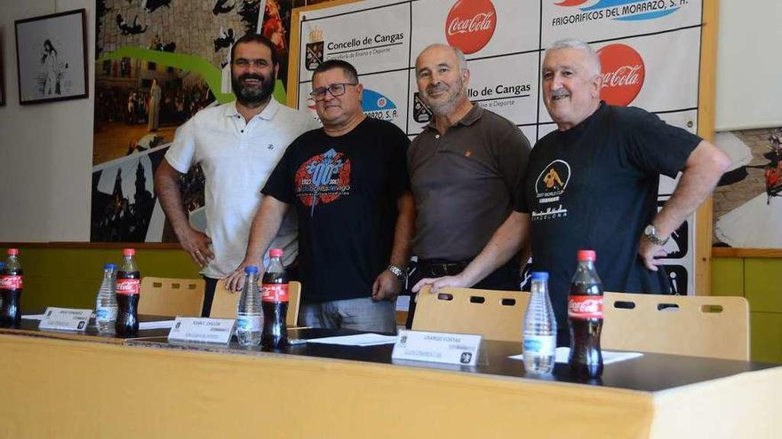 Un momento de la presentación del Trofeo Concello de Cangas de Tenis de Mesa. // Gonzalo Núñez