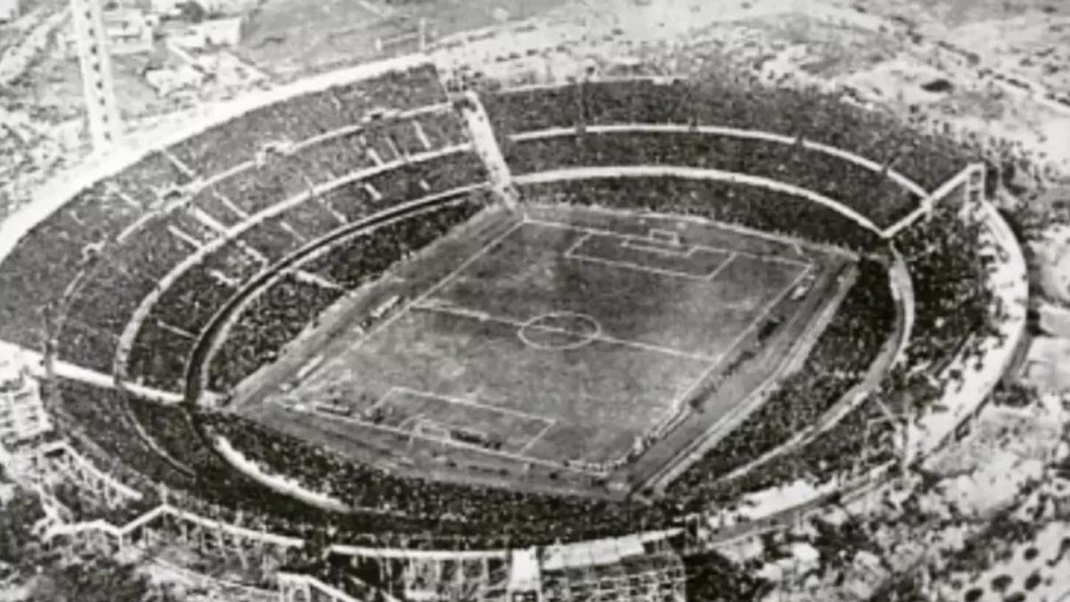 Vista aérea del estadio Centenario de Montevideo, donde se disputó la primera final del Mundial en 1930