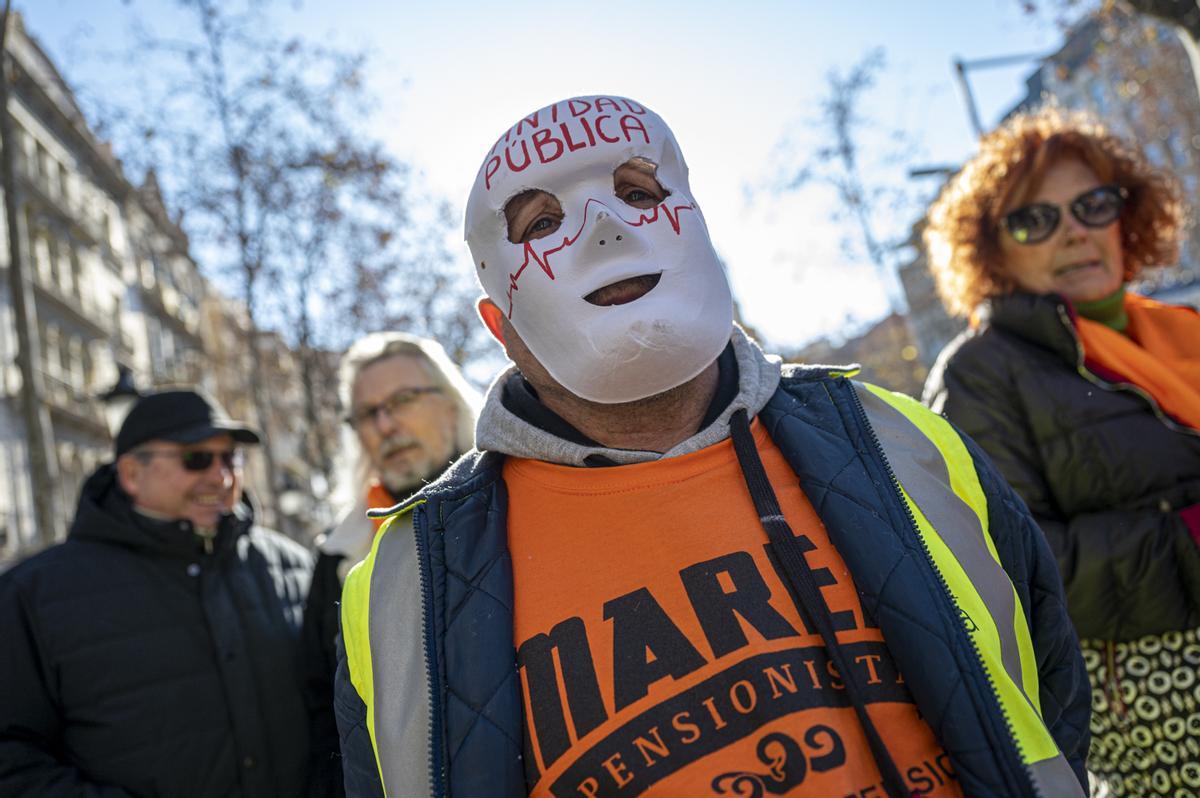 La Coordinadora de pensionistas se manifiesta por el centro de Barcelona