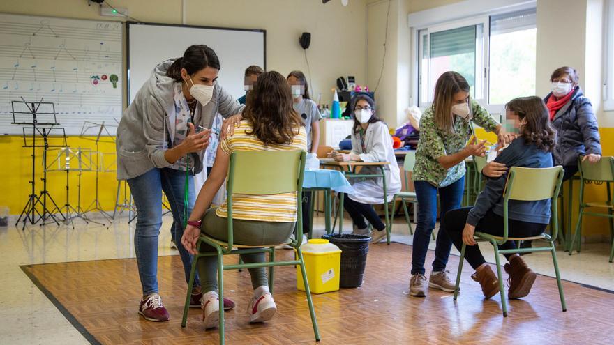 Arranca la vacunación de los niños de nueve a once años en colegios de Alicante