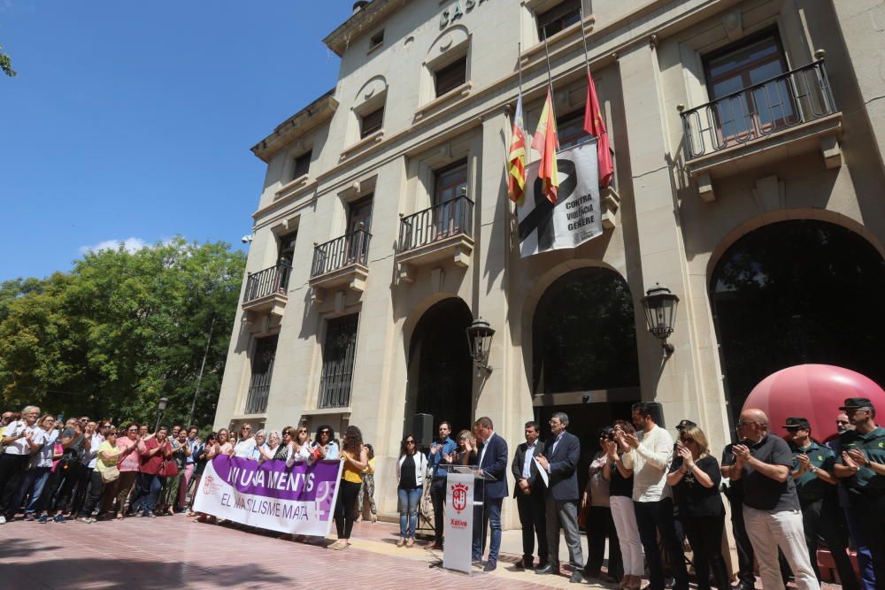 Concentración por el asesinato de una vecina en Xàtiva