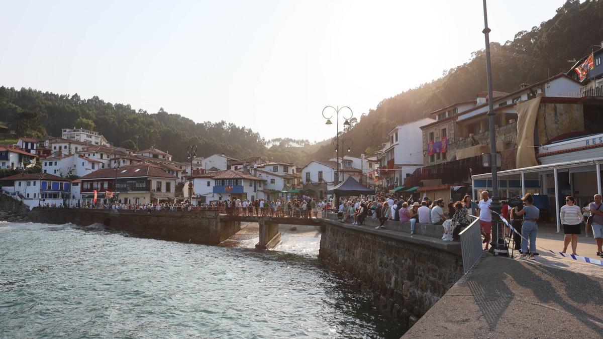 Carlos V siempre desembarca en Tazones