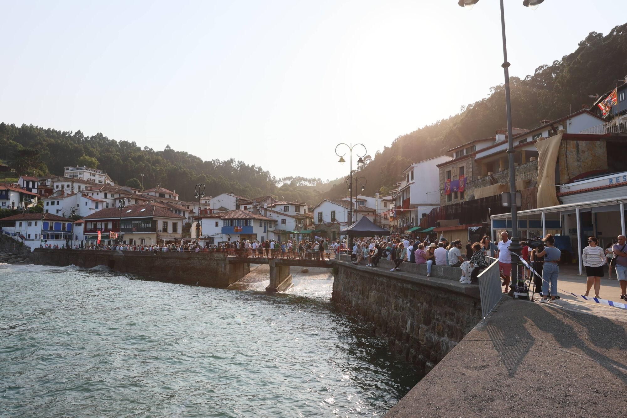 Carlos V siempre desembarca en Tazones