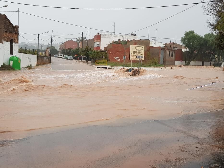 Alginet, también ha amanecido hoy inundada por la tormenta.