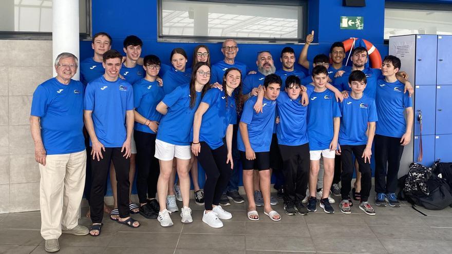 Nadadores del club de Xàtiva en la jornada celebrada en Les Pereres.