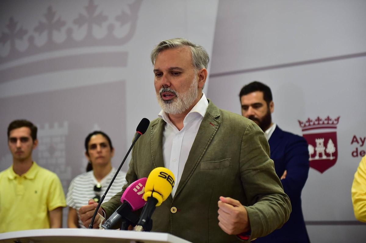 Fotogalería | La rueda de prensa de despedida de Fernando Pizarro, en imágenes