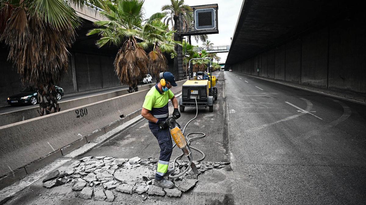 Talls de circulació a la Ronda de Dalt per renovar l’asfalt aquest cap de setmana Talls de circulació a la Ronda de Dalt per renovar l’asfalt aquest cap de setmana