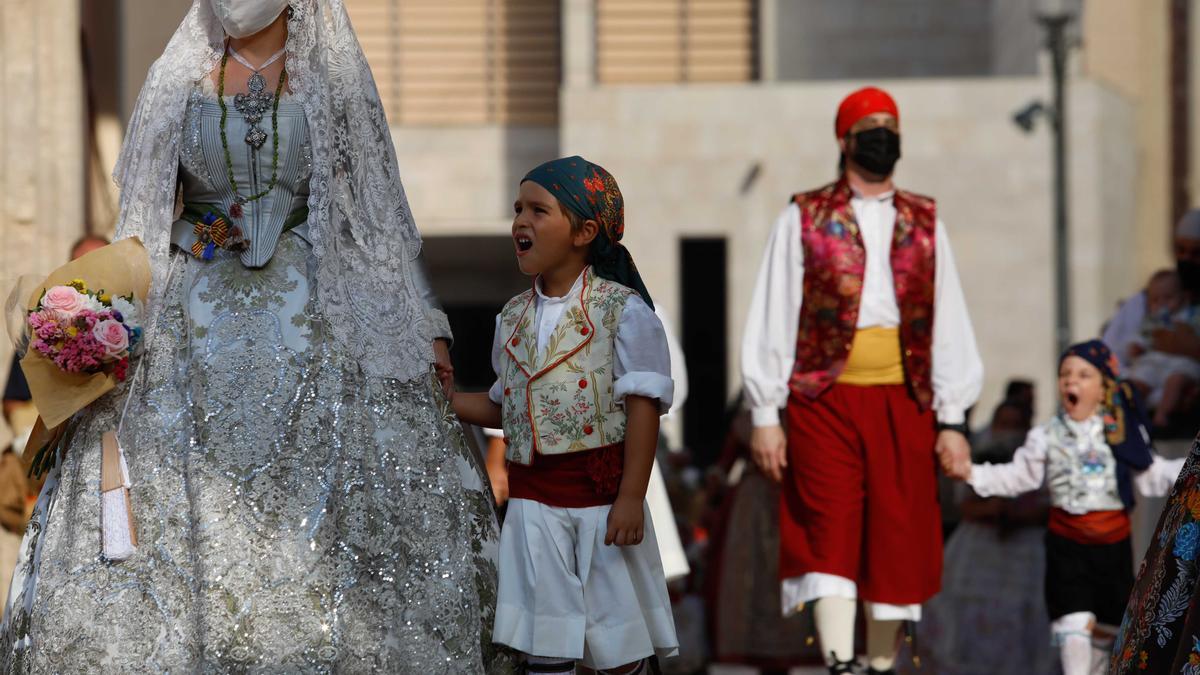 Búscate en el segundo día de Ofrenda por la calle del Mar (entre las 18.00 y las 19.00 horas).