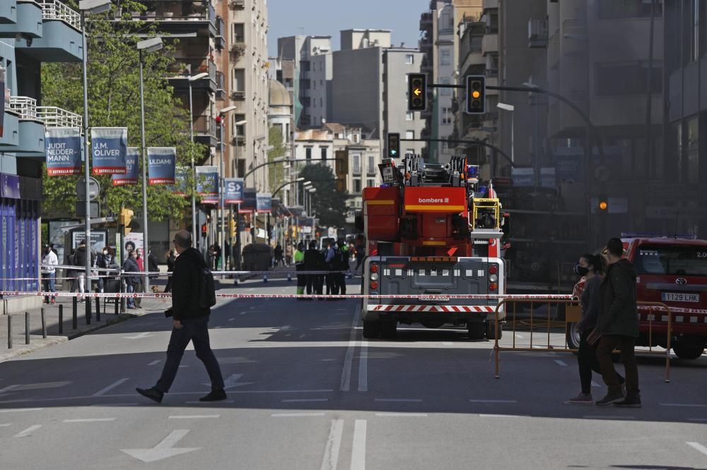 Un foc a la carretera Barcelona causa un caos de trànsit a Girona