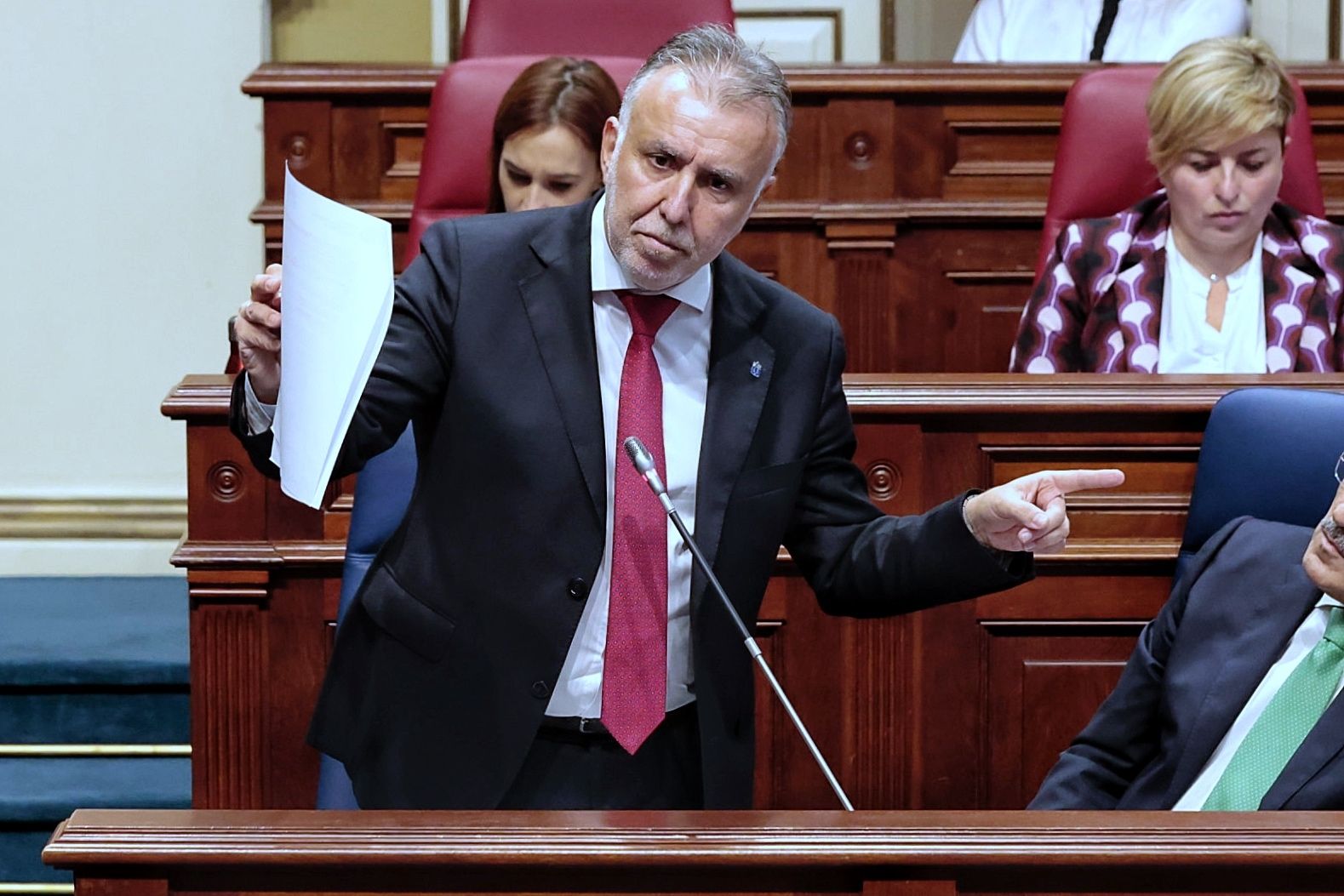 Pleno en el Parlamento de Canarias (12/12/22)