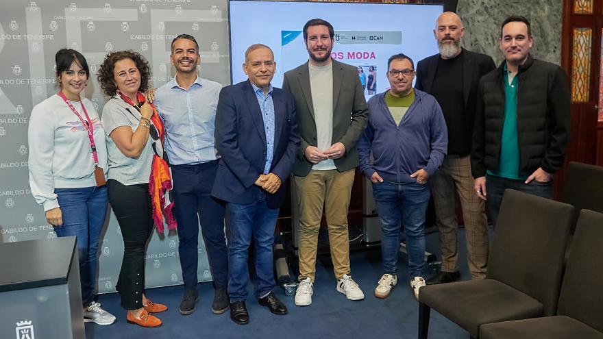 Dedal, tijera y cinta métrica: Trabajo para los jóvenes en la moda de Tenerife