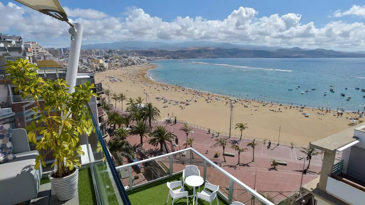 Muere un hombre al caer de la azotea de un hotel en Gran Canaria cuando se hac赤a un selfi