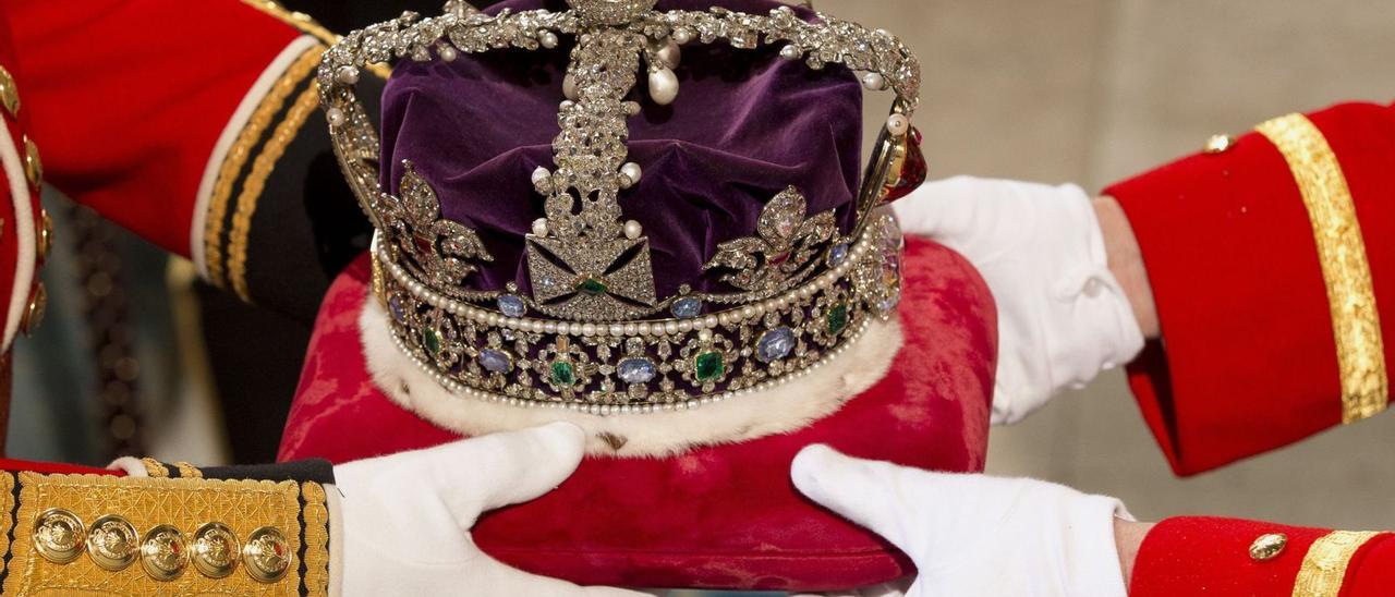 Corona Imperial de l’Estat, una de les joies més preuades de la Corona britànica, amb 2.868 diamants, 17 safirs, 11 maragdes i altres pedres precioses.  | EUROPA PRESS