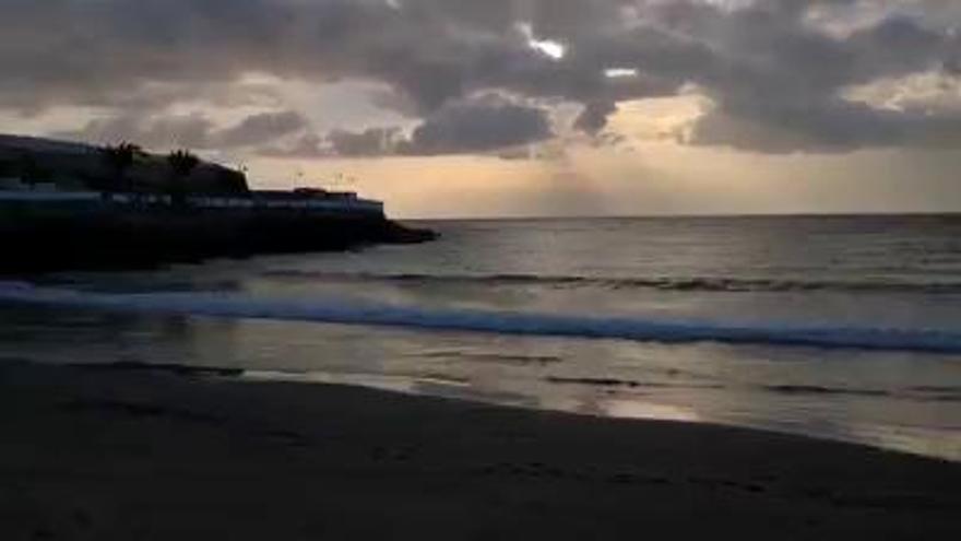 Así amanece en la Playa de Ojos de Garza en Telde